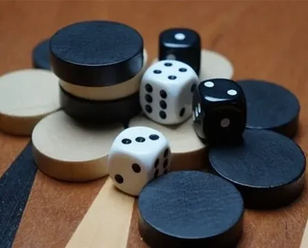 Backgammon là gì? Cách chơi Backgammon cho người mới